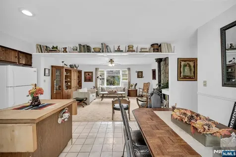 92 Lakeview Terrace Oakland NJ 07436