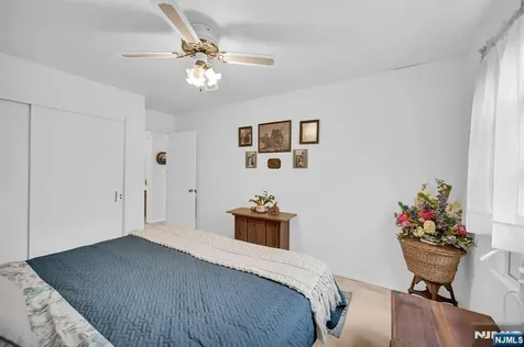92 Lakeview Terrace Oakland NJ 07436
