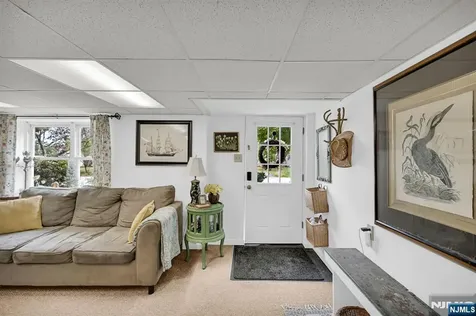 92 Lakeview Terrace Oakland NJ 07436
