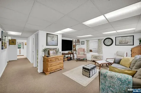 92 Lakeview Terrace Oakland NJ 07436