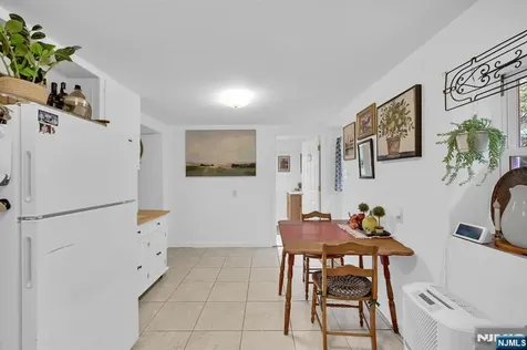 92 Lakeview Terrace Oakland NJ 07436