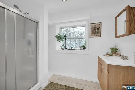 92 Lakeview Terrace Oakland NJ 07436