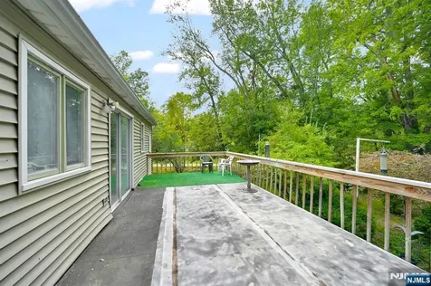 92 Lakeview Terrace Oakland NJ 07436