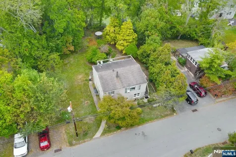 92 Lakeview Terrace Oakland NJ 07436