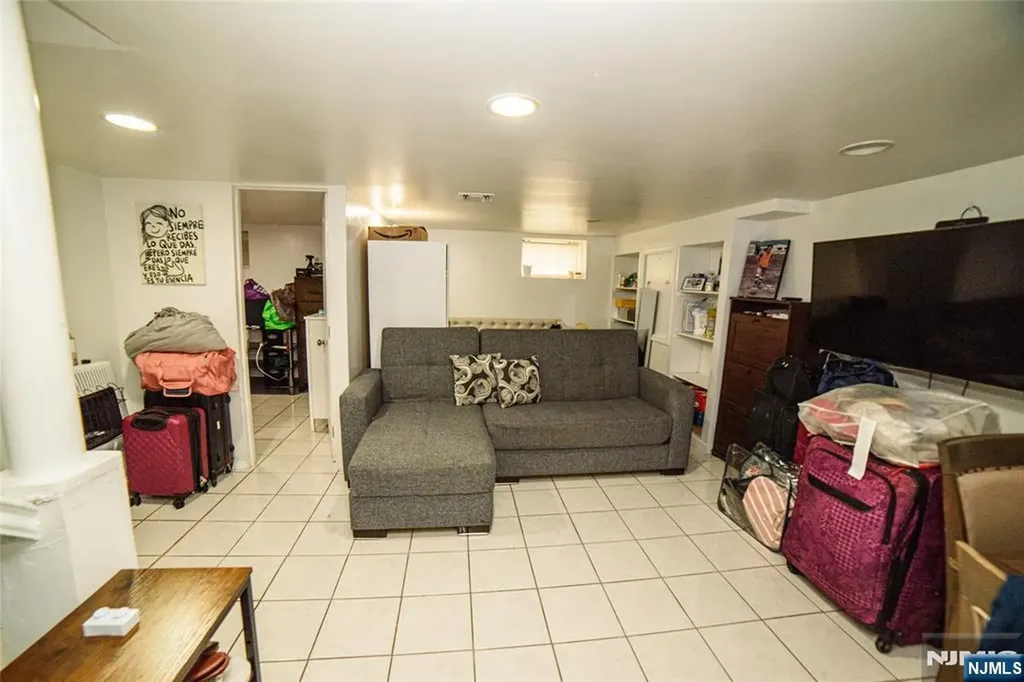 154 Carpenter Street Belleville NJ 07109