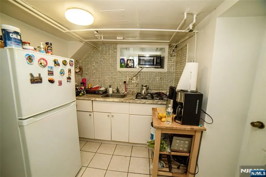 154 Carpenter Street Belleville NJ 07109