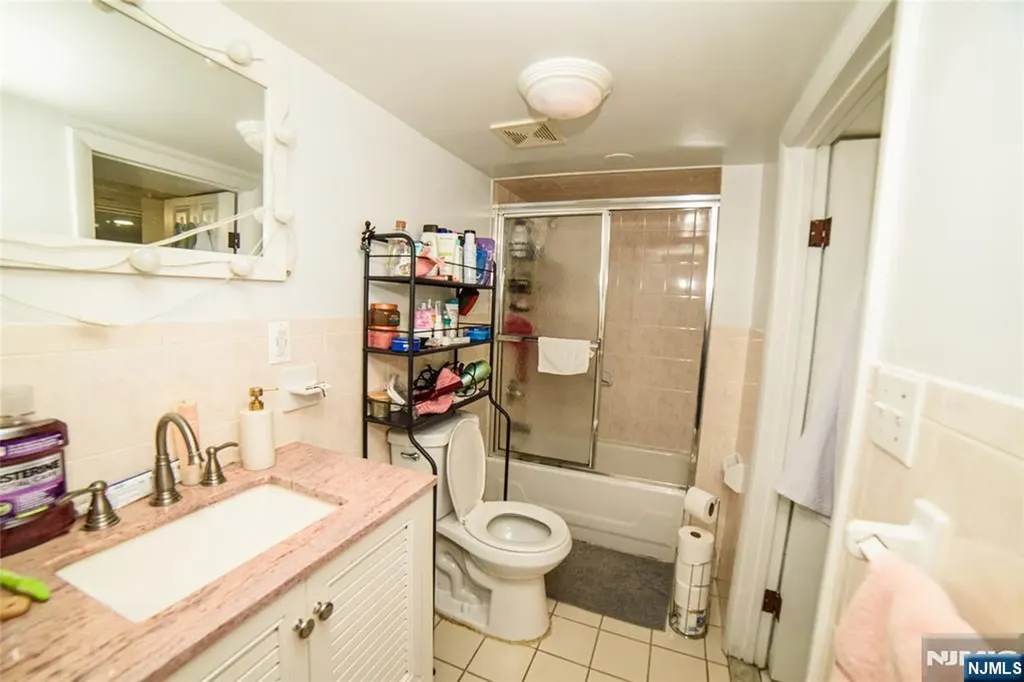 154 Carpenter Street Belleville NJ 07109