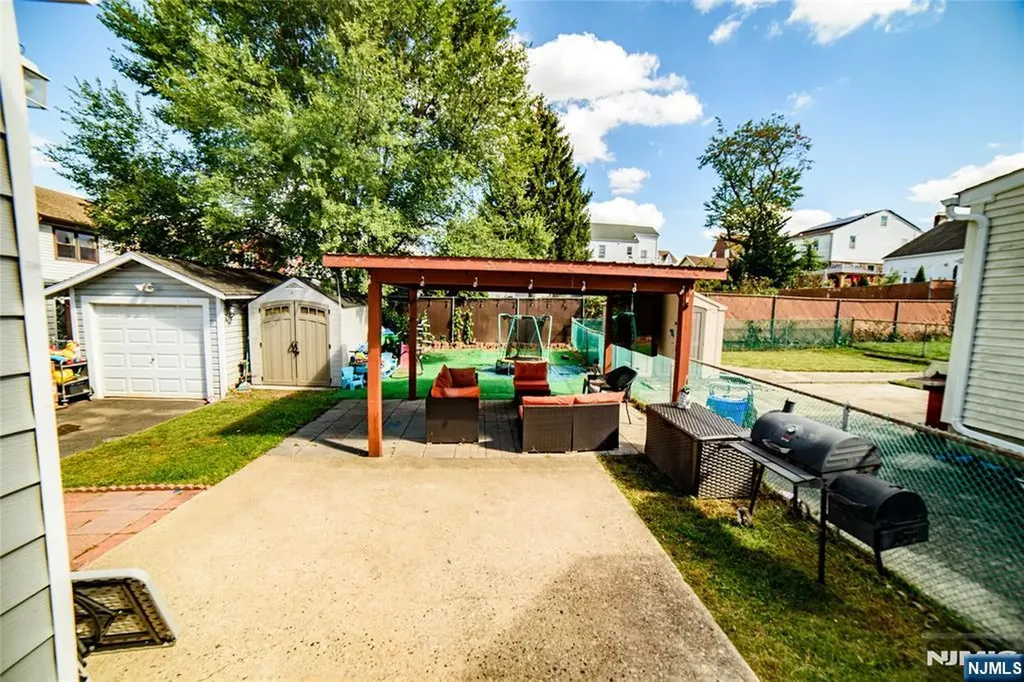 154 Carpenter Street Belleville NJ 07109