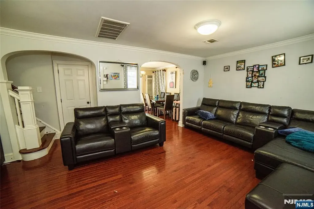 154 Carpenter Street Belleville NJ 07109