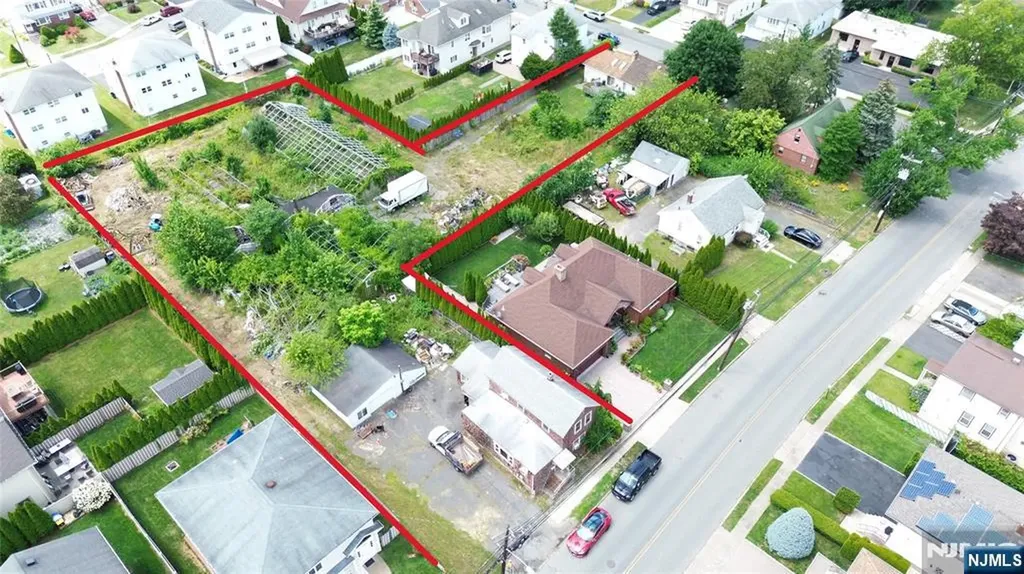 340 E 54th Elmwood Park NJ 07407
