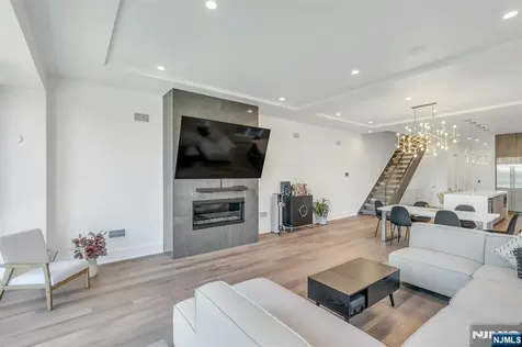 1238 River Road Edgewater NJ 07020