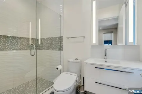 1238 River Road Edgewater NJ 07020
