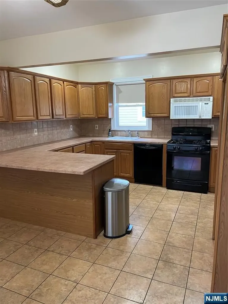 71 Gillespie Road Bloomfield NJ 07003