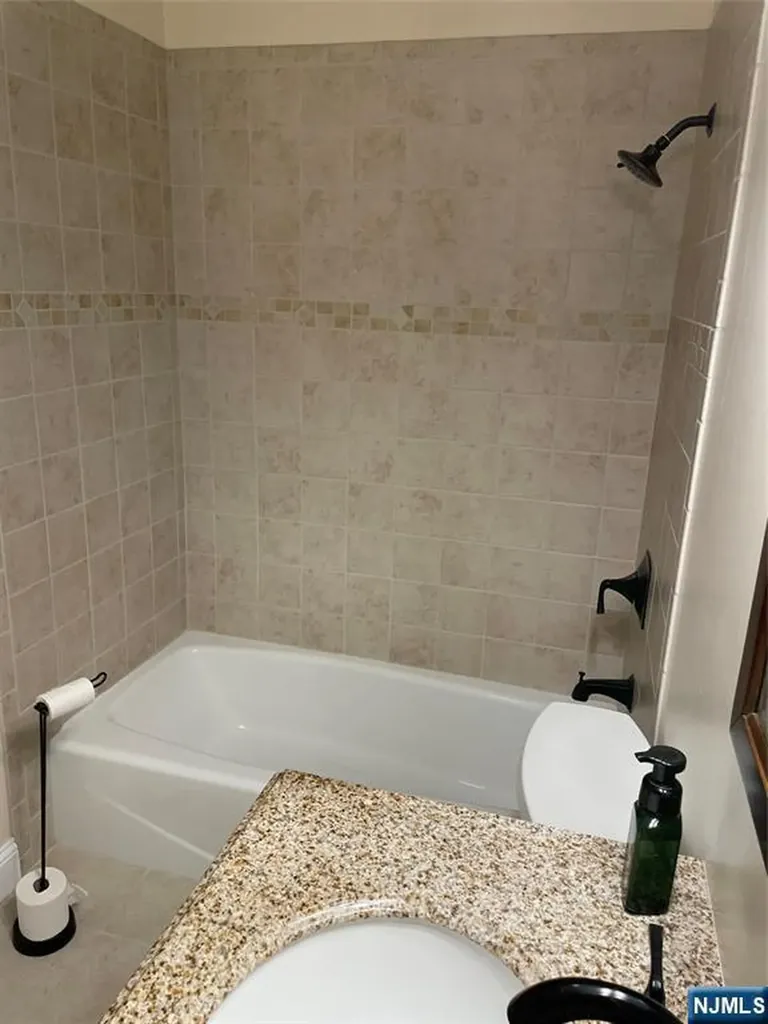 71 Gillespie Road Bloomfield NJ 07003