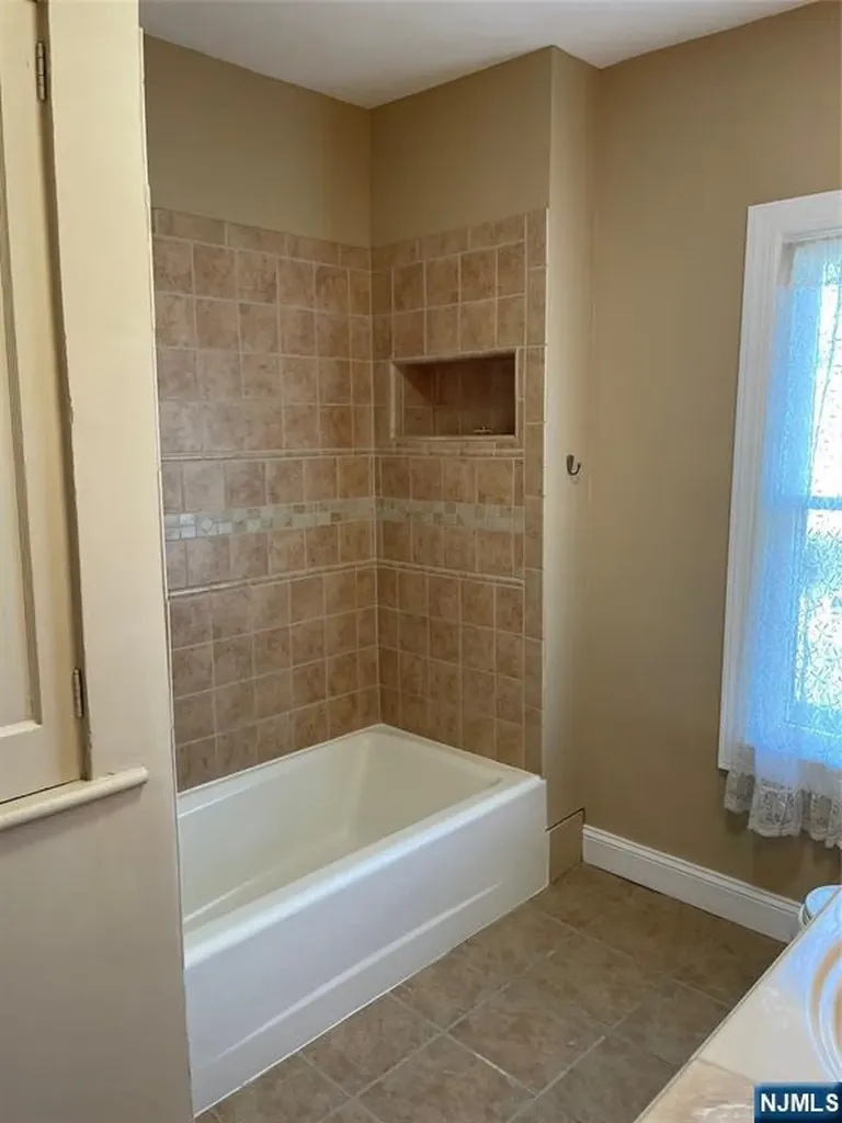 71 Gillespie Road Bloomfield NJ 07003