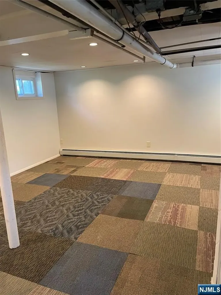 71 Gillespie Road Bloomfield NJ 07003