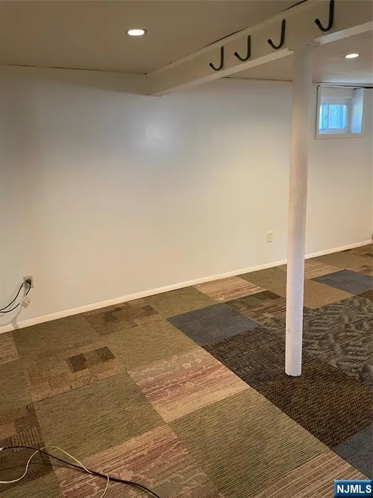 71 Gillespie Road Bloomfield NJ 07003