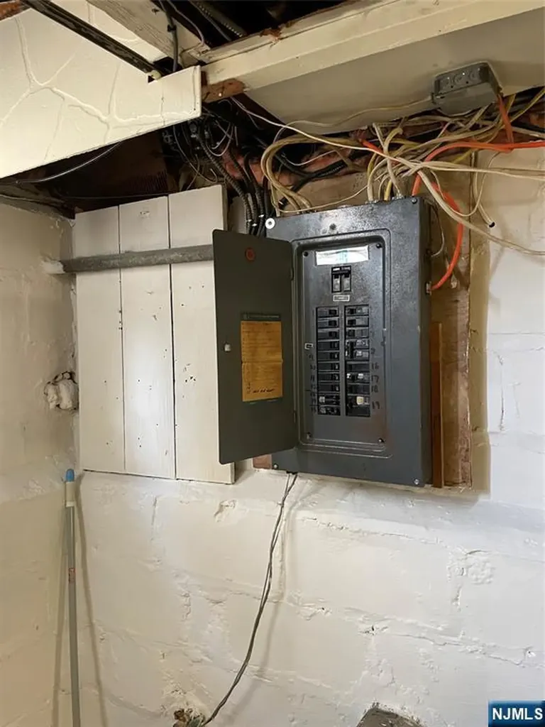 71 Gillespie Road Bloomfield NJ 07003