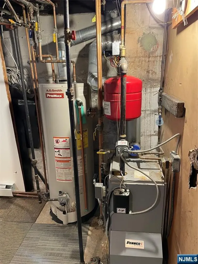 71 Gillespie Road Bloomfield NJ 07003