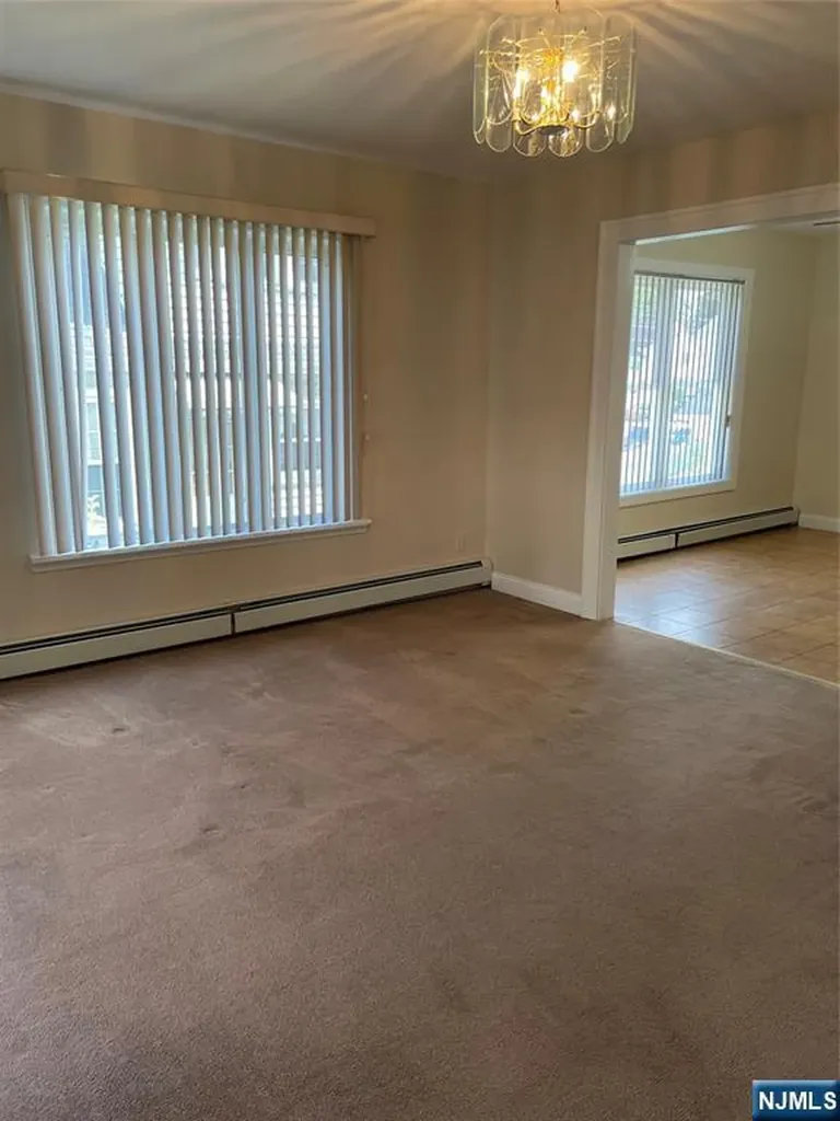 71 Gillespie Road Bloomfield NJ 07003