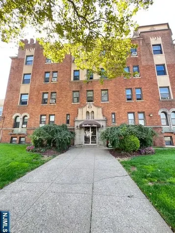303 Hamilton Place Hackensack NJ 07601