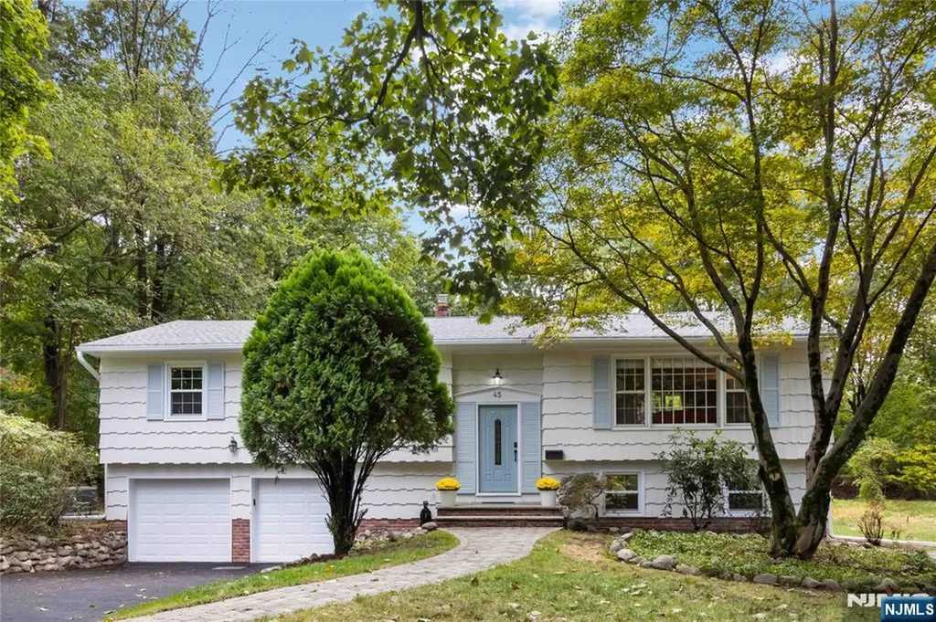 45 W Orchard Street Allendale NJ 07401