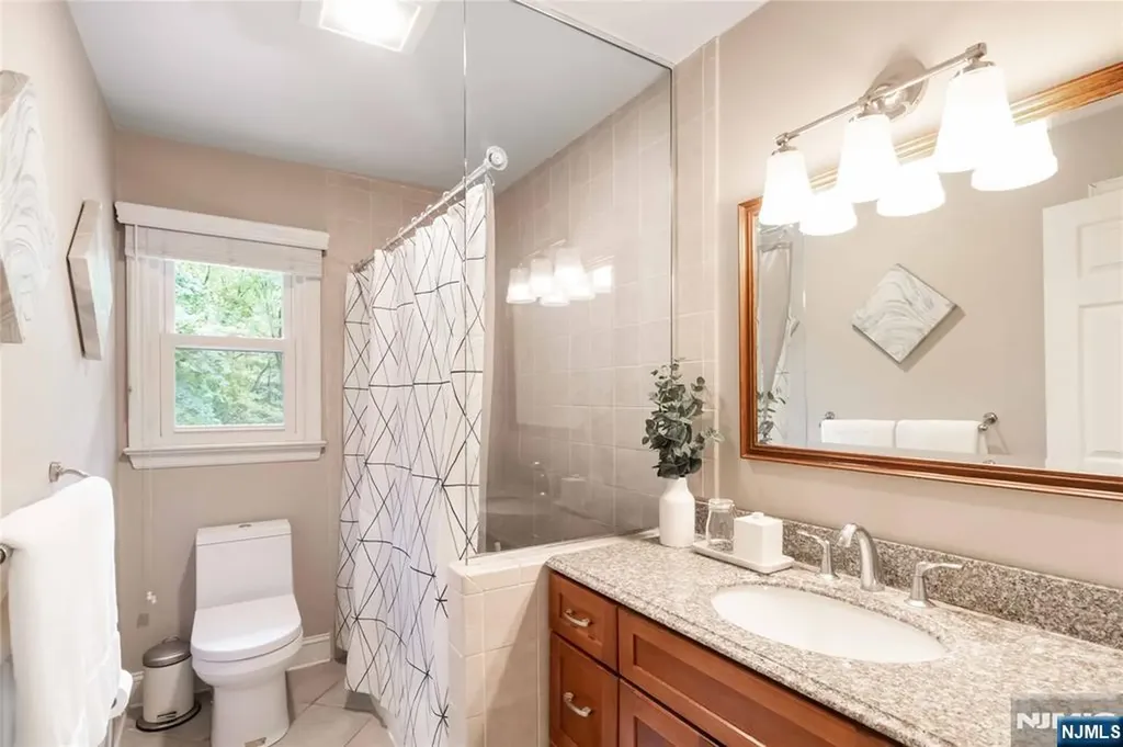 45 W Orchard Street Allendale NJ 07401