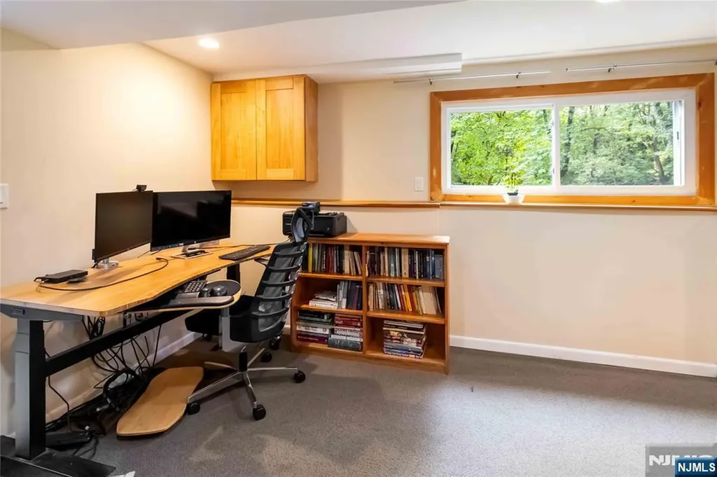 45 W Orchard Street Allendale NJ 07401