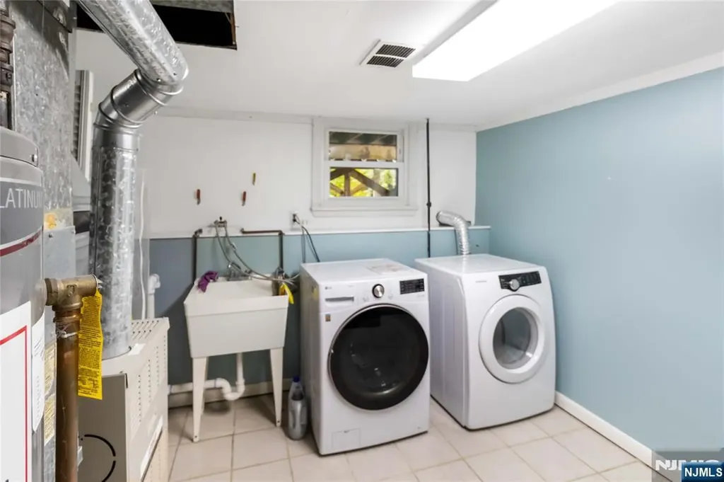 45 W Orchard Street Allendale NJ 07401