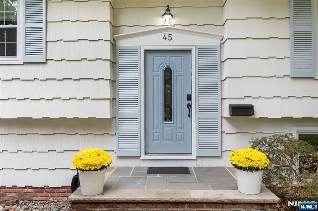 45 W Orchard Street Allendale NJ 07401