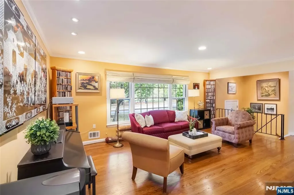 45 W Orchard Street Allendale NJ 07401