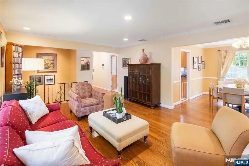 45 W Orchard Street Allendale NJ 07401