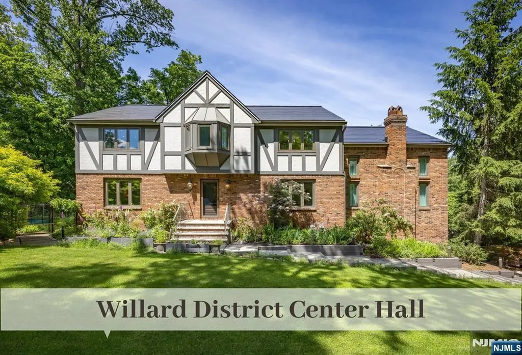 24 Red Rock Court Ridgewood NJ 07450