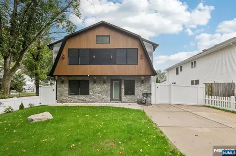14 Redwood Street Bergenfield NJ 07621