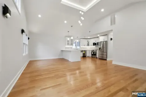 14 Redwood Street Bergenfield NJ 07621