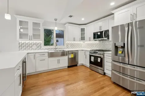 14 Redwood Street Bergenfield NJ 07621