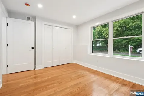 14 Redwood Street Bergenfield NJ 07621
