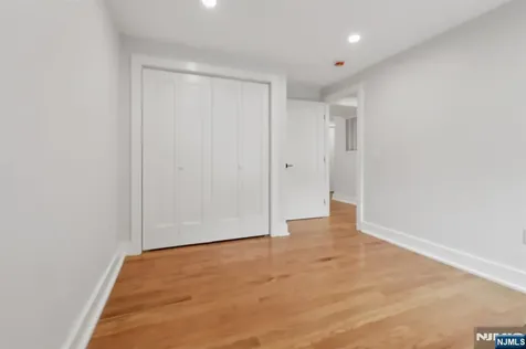 14 Redwood Street Bergenfield NJ 07621