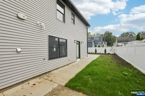 14 Redwood Street Bergenfield NJ 07621