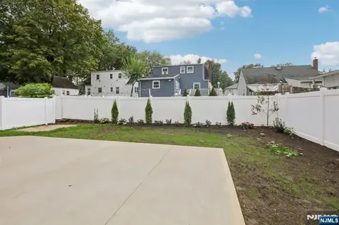 14 Redwood Street Bergenfield NJ 07621