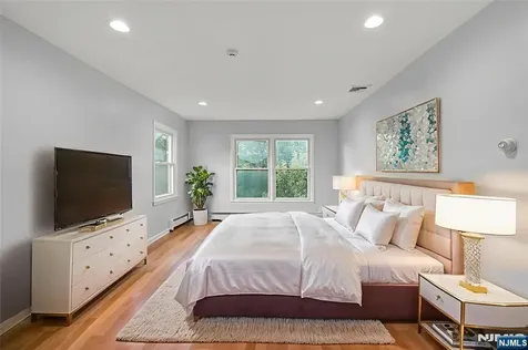 6 Old Orchard Drive Hawthorne NJ 07506