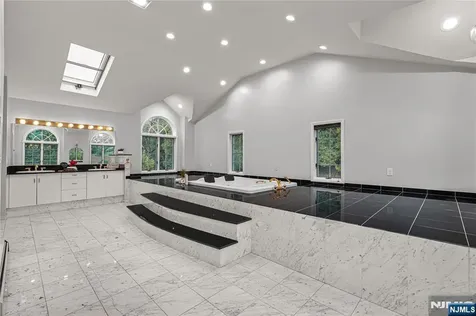 6 Old Orchard Drive Hawthorne NJ 07506