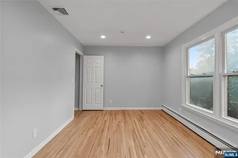 6 Old Orchard Drive Hawthorne NJ 07506