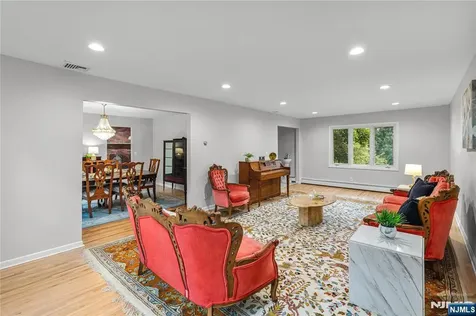 6 Old Orchard Drive Hawthorne NJ 07506