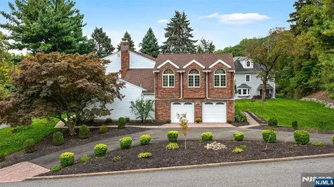 6 Old Orchard Drive Hawthorne NJ 07506