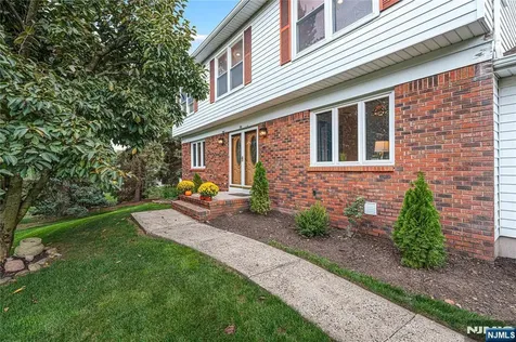 6 Old Orchard Drive Hawthorne NJ 07506