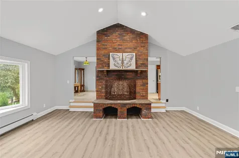 6 Old Orchard Drive Hawthorne NJ 07506