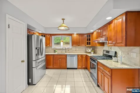 6 Old Orchard Drive Hawthorne NJ 07506