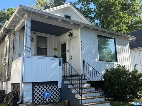 228 Madison Avenue Irvington NJ 07111