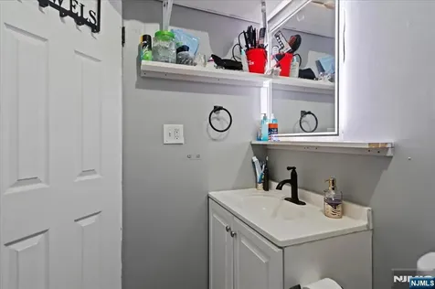 228 Madison Avenue Irvington NJ 07111
